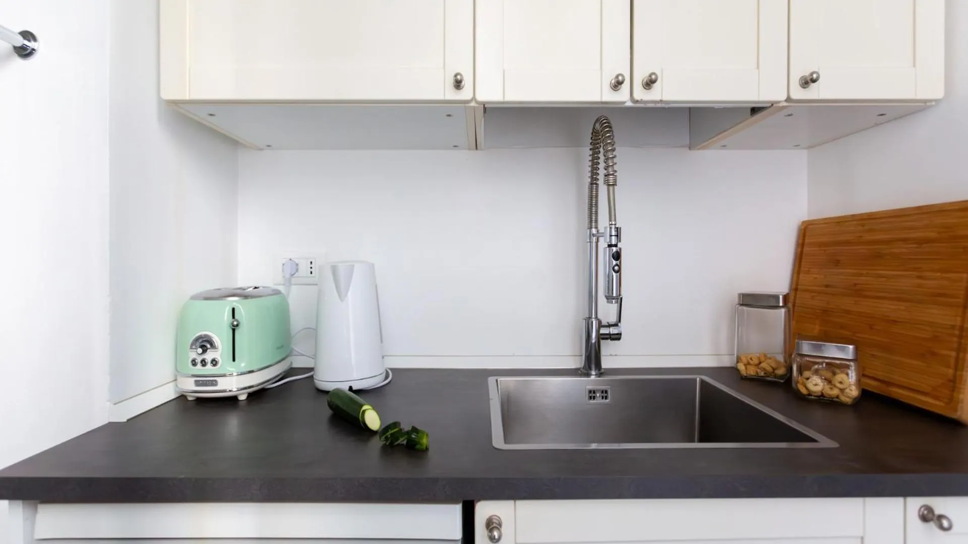The Best Rent - Spacious Two-Bedroom Apartment In Crocetta Milan 0*,