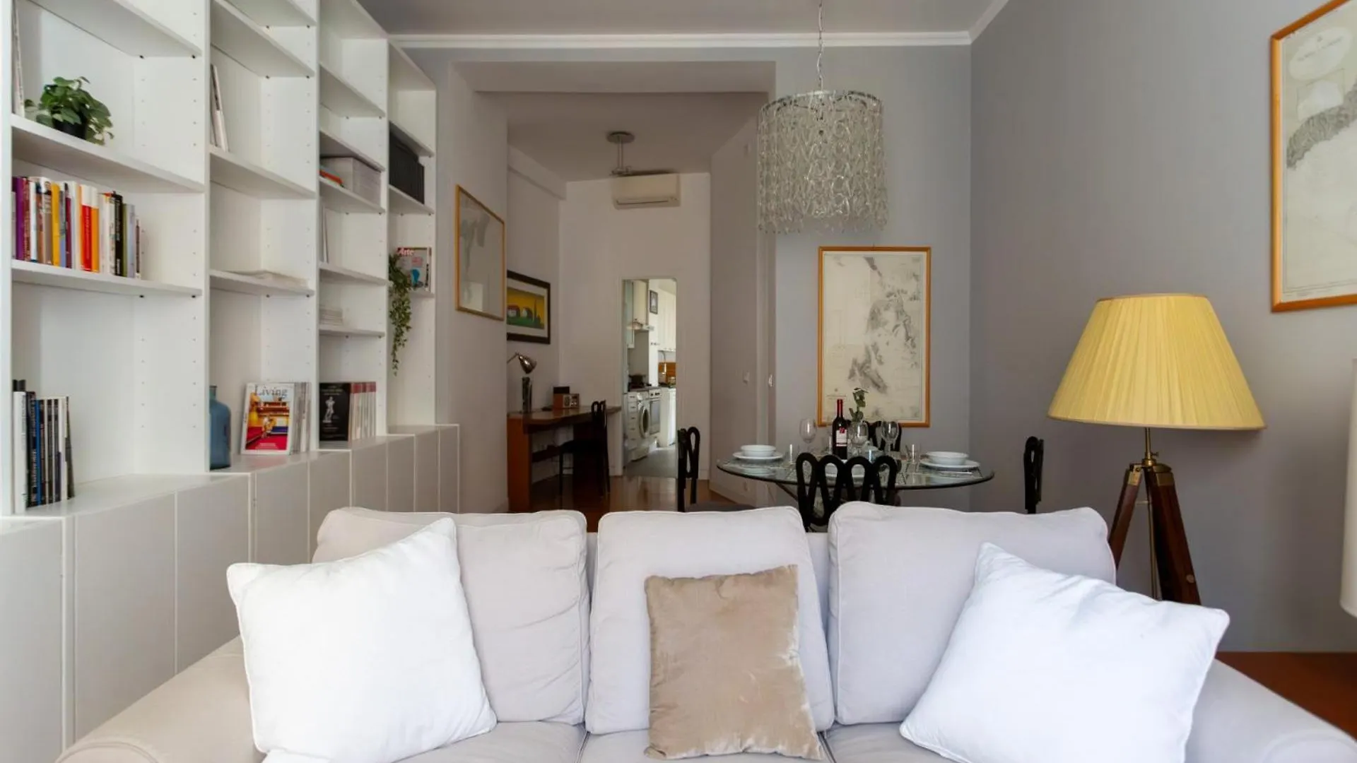 The Best Rent - Spacious Two-Bedroom Apartment In Crocetta contacts